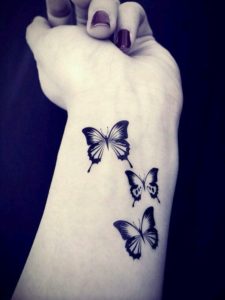 Tatuaggi piccoli donna farfalla